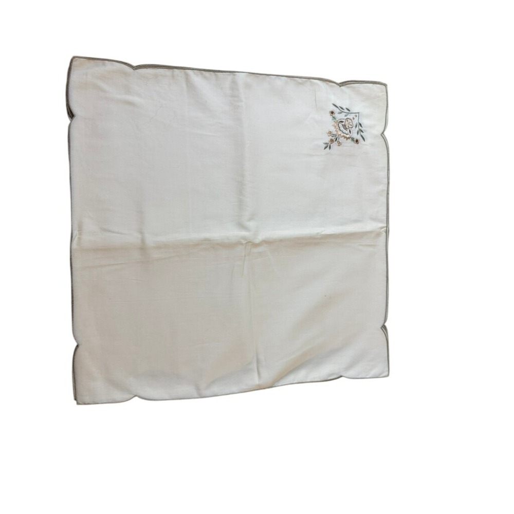 NEW Vintage Ivory Scalloped Napkins Floral Embroidery Set of 12 Square 17.5in